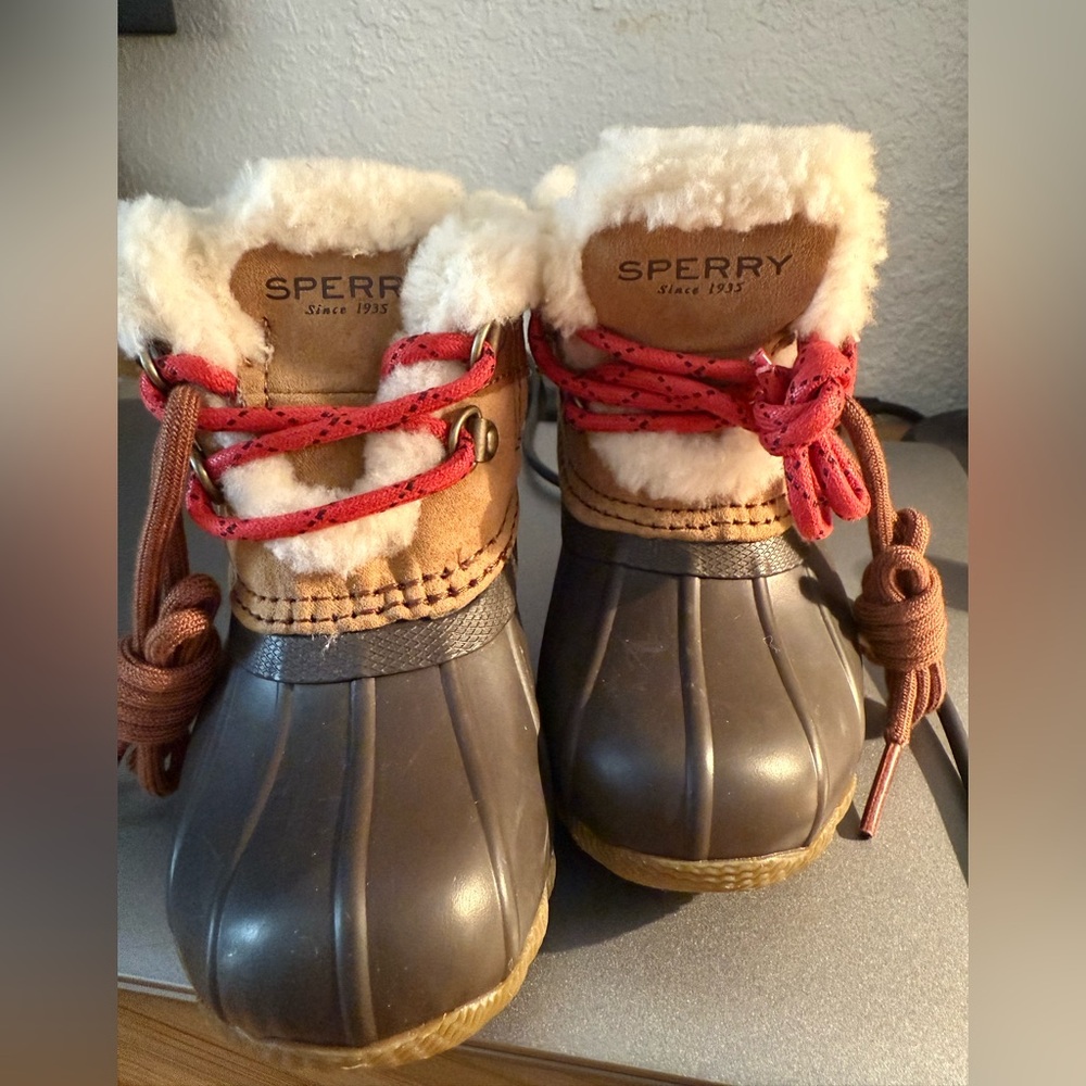 Sperry Unisex-Child Alpine Saltwater Jr Boot, NWOT 
Toddler